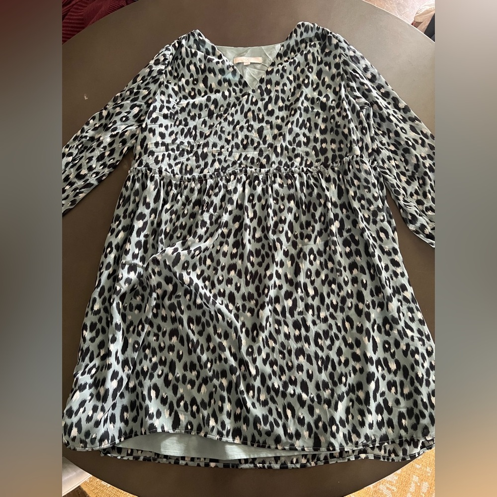 LOFT Women’s Blue Leopard V-Neck Longsleeve Dress, size 16 plus